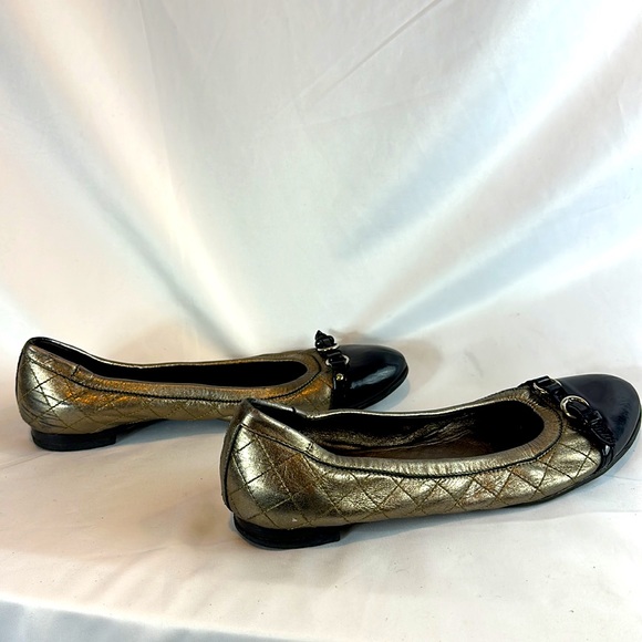 AGL Size 42-1/2 Black patent leather toe with Gold Quilted flat with Silver. - Picture 6 of 12
